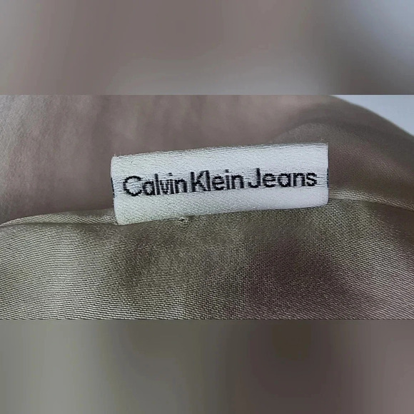 Calvin Klein Silky Soft Short Sleeve V Neck Blouse, L, NWT - Picture 4 of 8